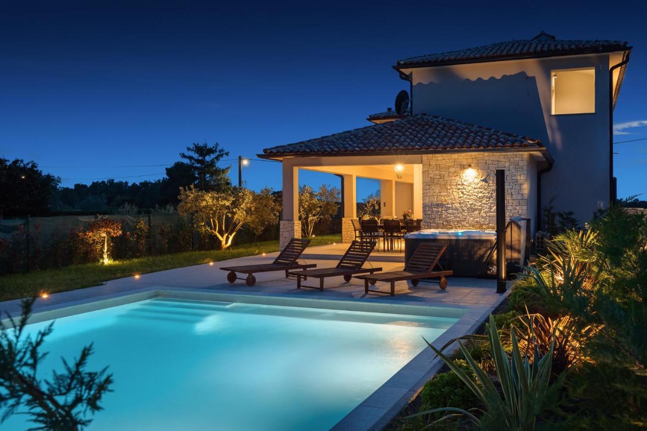 Villa Rozhica Svetvinčenat Екстериор снимка