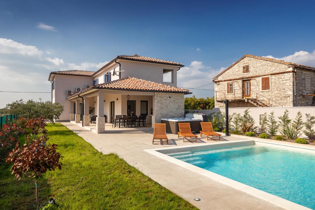 Villa Rozhica Svetvinčenat Екстериор снимка